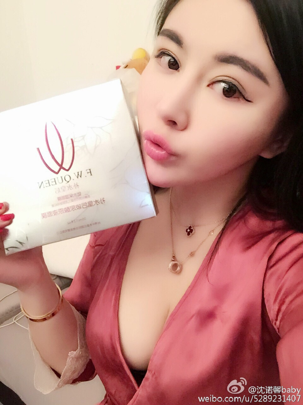 美女嫩模沈诺馨性感S曲线完美身材喷血微博海量写真225P