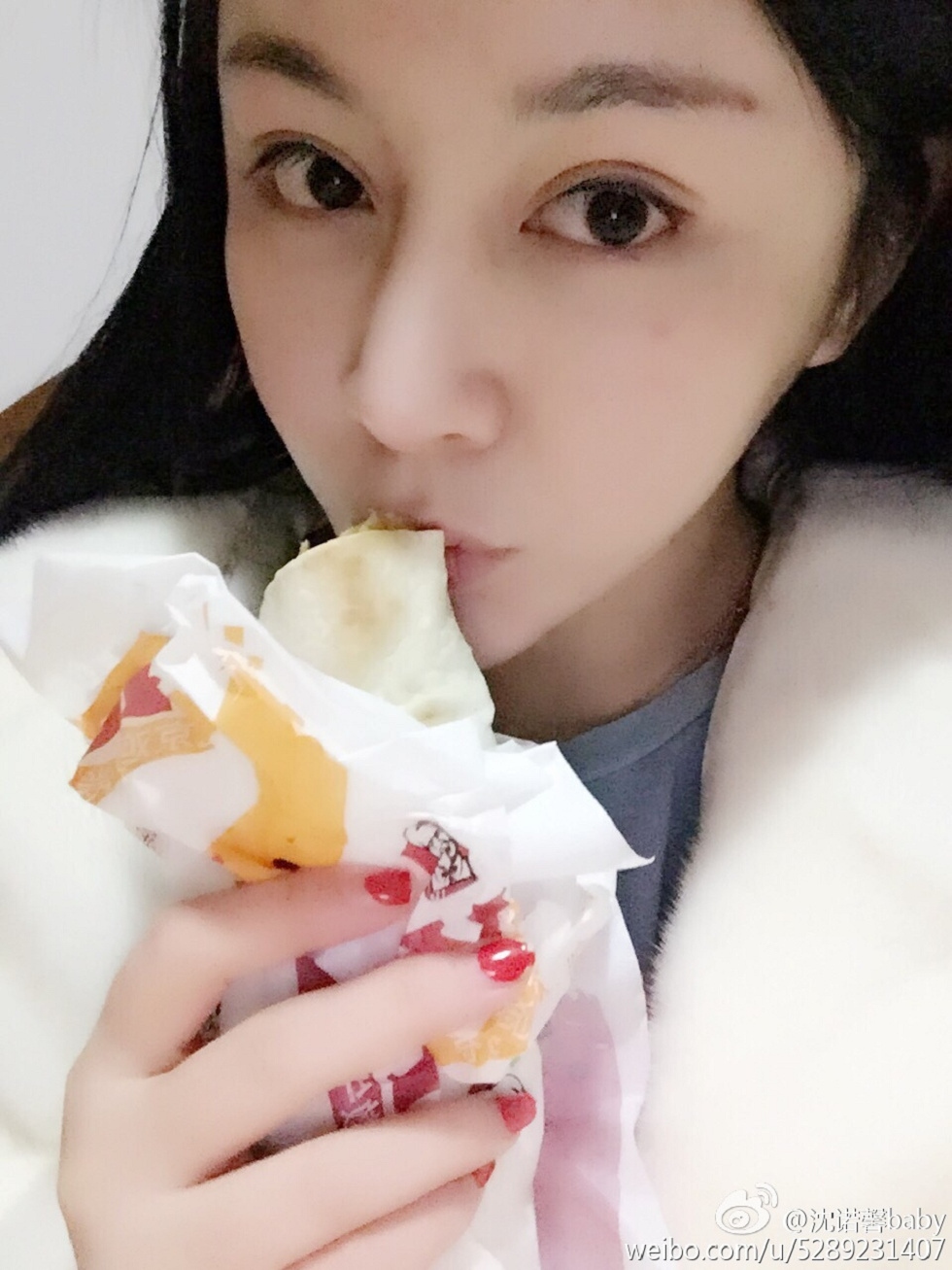 美女嫩模沈诺馨性感S曲线完美身材喷血微博海量写真225P