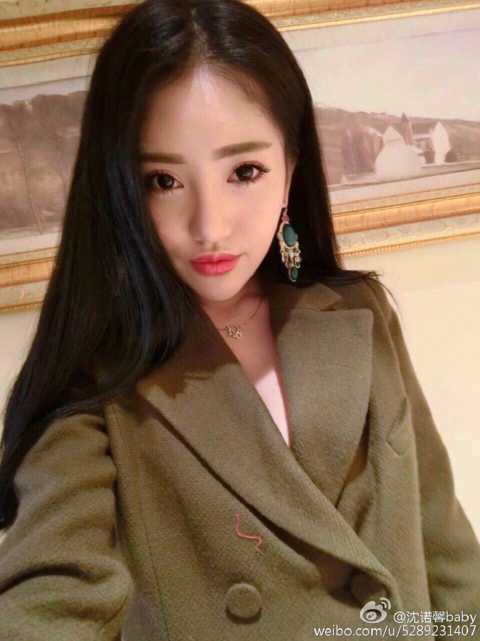 美女嫩模沈诺馨性感S曲线完美身材喷血微博海量写真225P