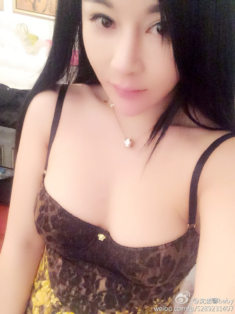 美女嫩模沈诺馨性感S曲线完美身材喷血微博海量写真225P