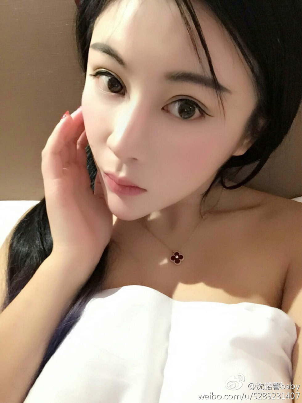 美女嫩模沈诺馨性感S曲线完美身材喷血微博海量写真225P