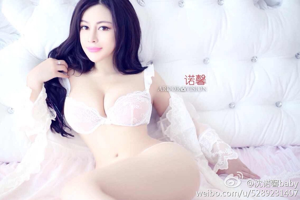 美女嫩模沈诺馨性感S曲线完美身材喷血微博海量写真225P