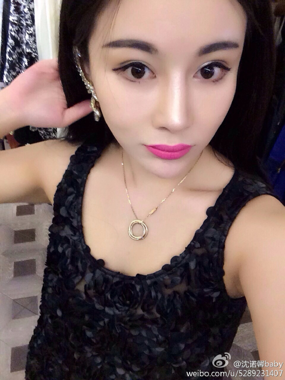 美女嫩模沈诺馨性感S曲线完美身材喷血微博海量写真225P