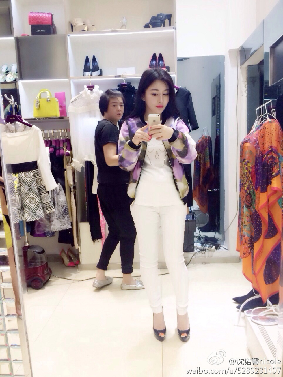 美女嫩模沈诺馨性感S曲线完美身材喷血微博海量写真225P