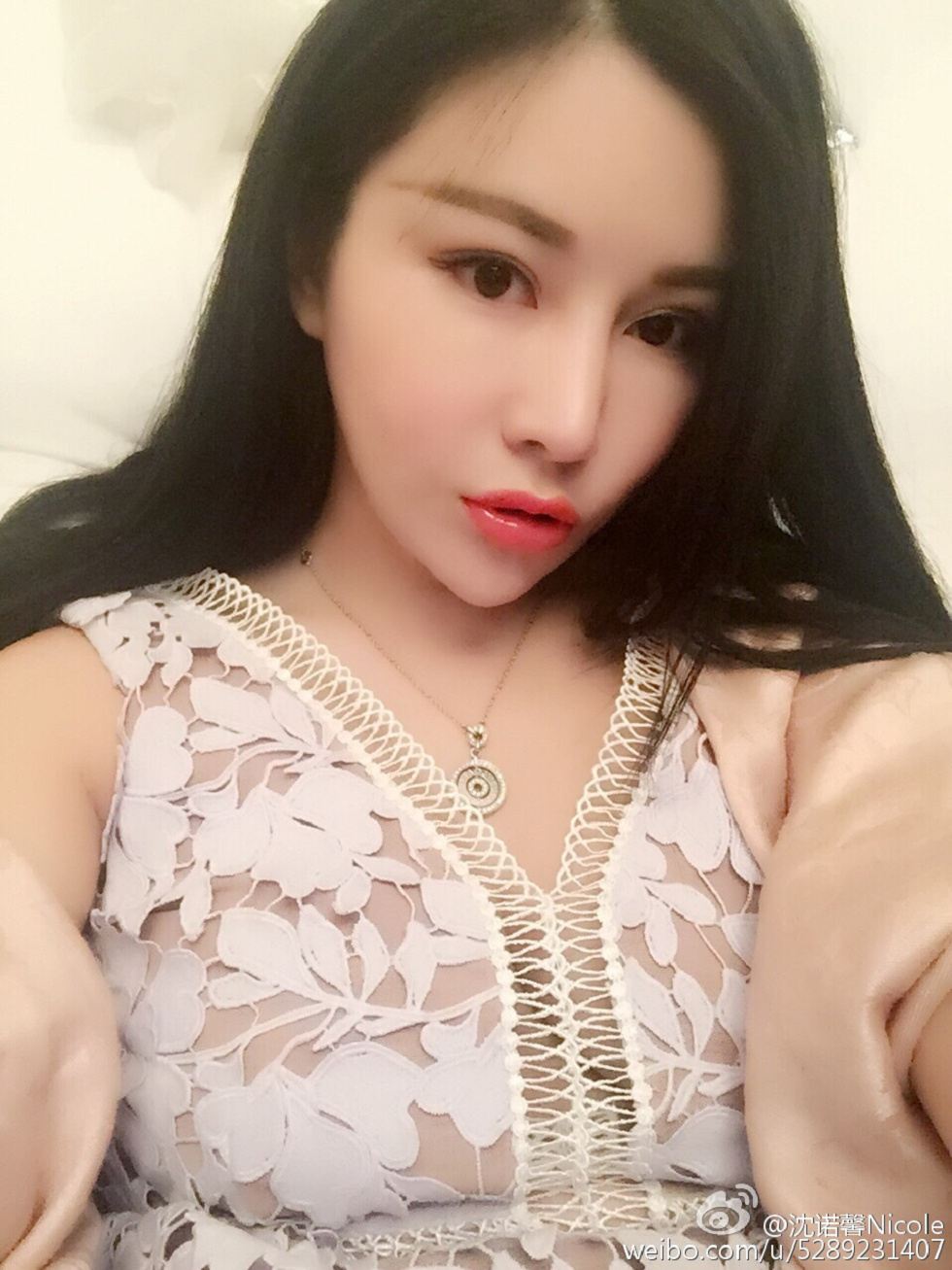 美女嫩模沈诺馨性感S曲线完美身材喷血微博海量写真225P