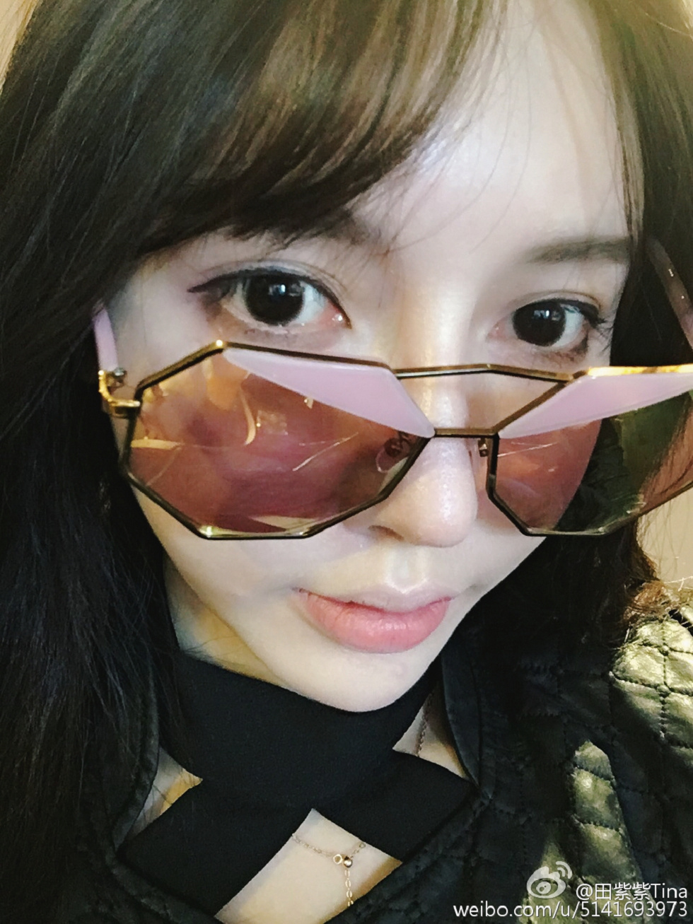 最豪车模田紫紫大胆生活写真秀微博海量写真240P