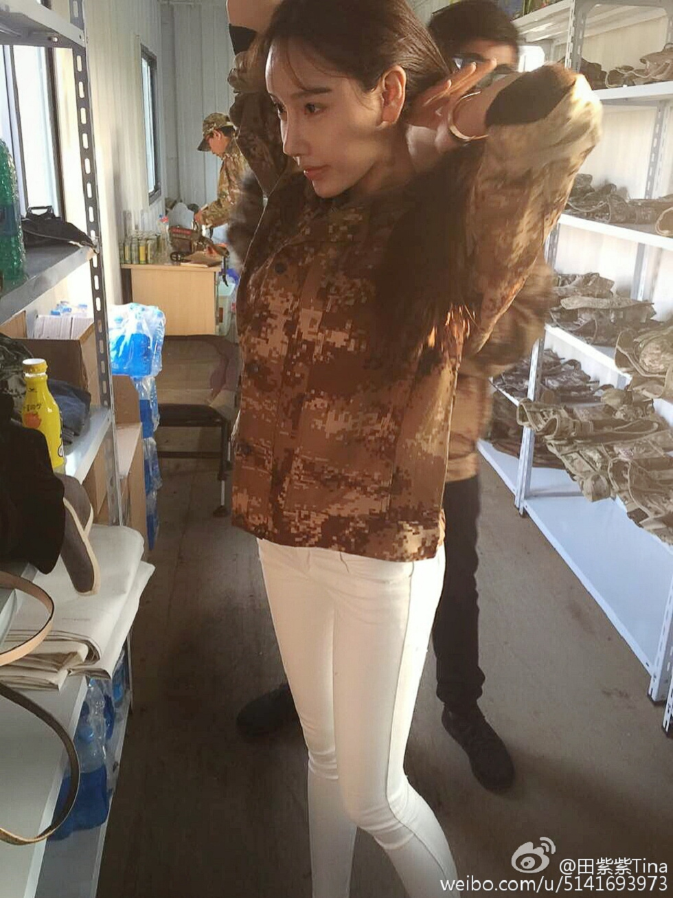 最豪车模田紫紫大胆生活写真秀微博海量写真240P