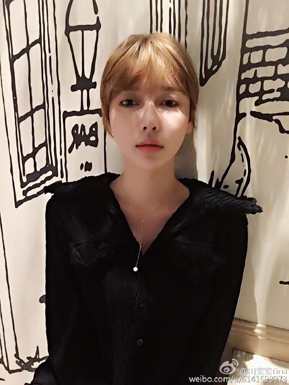 最豪车模田紫紫大胆生活写真秀微博海量写真240P