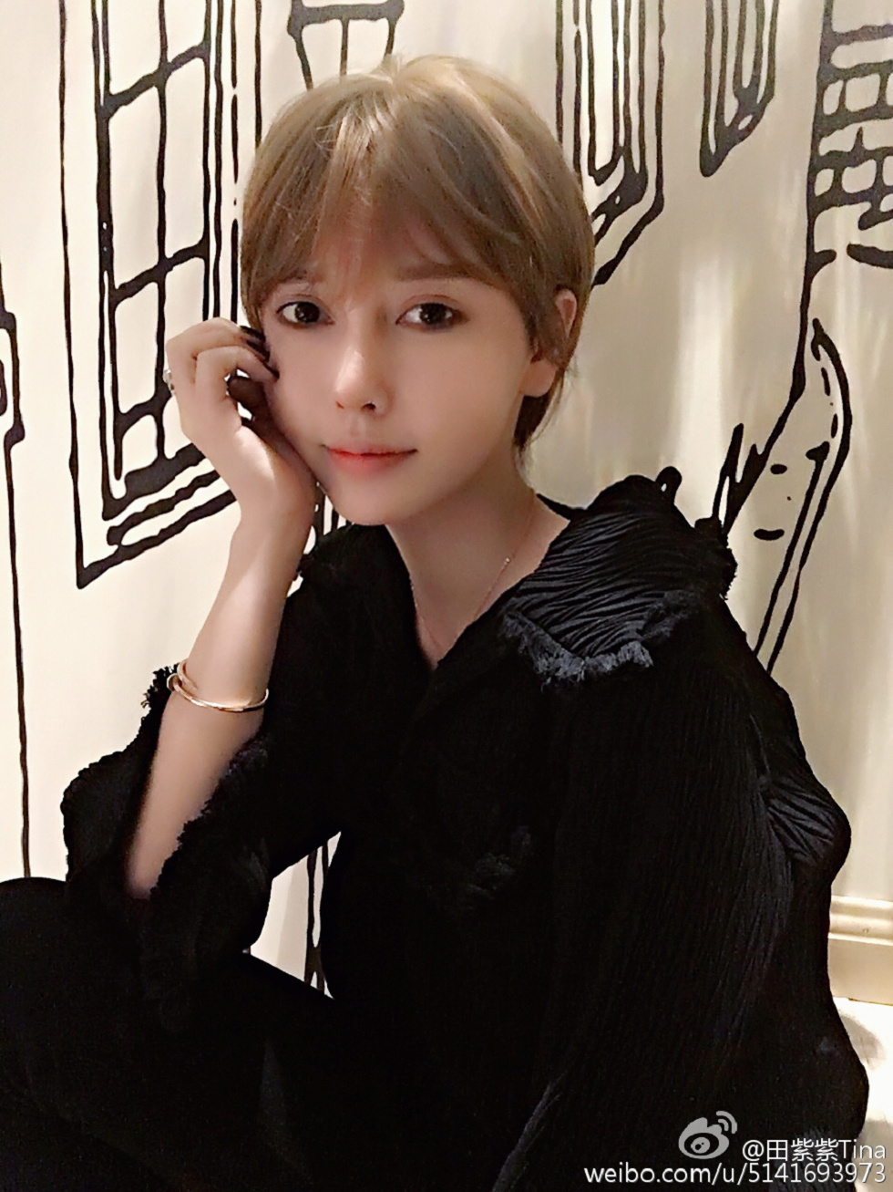 最豪车模田紫紫大胆生活写真秀微博海量写真240P