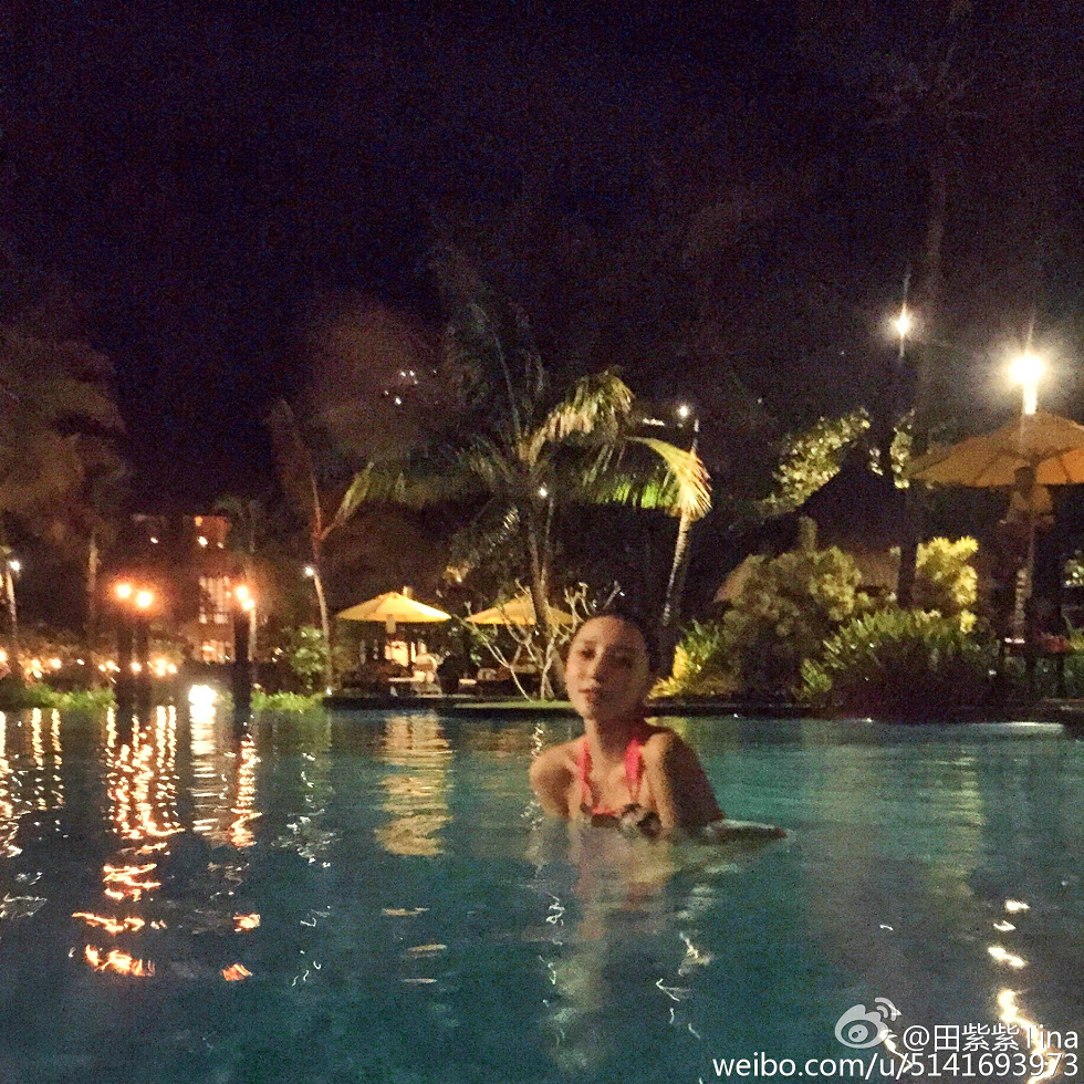 最豪车模田紫紫大胆生活写真秀微博海量写真240P
