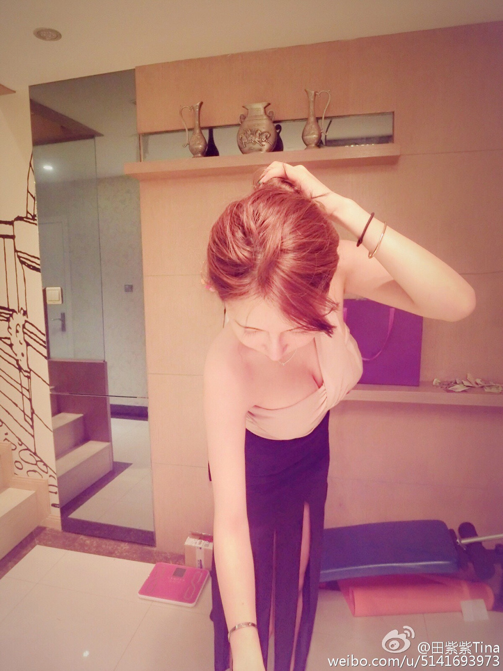 最豪车模田紫紫大胆生活写真秀微博海量写真240P