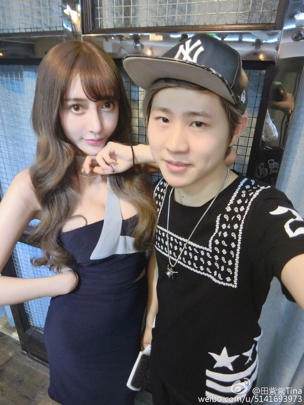 最豪车模田紫紫大胆生活写真秀微博海量写真240P