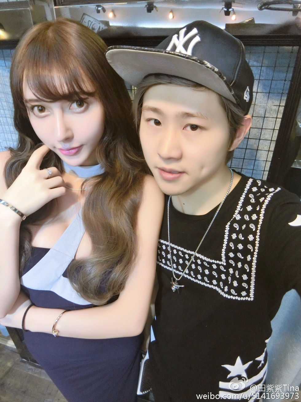 最豪车模田紫紫大胆生活写真秀微博海量写真240P