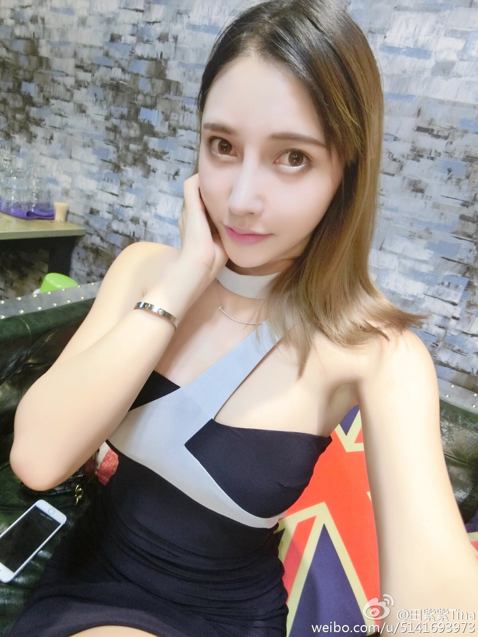 最豪车模田紫紫大胆生活写真秀微博海量写真240P