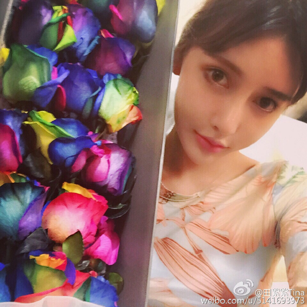 最豪车模田紫紫大胆生活写真秀微博海量写真240P