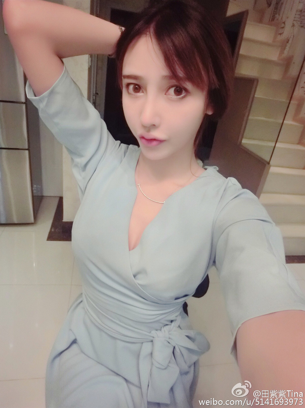 最豪车模田紫紫大胆生活写真秀微博海量写真240P