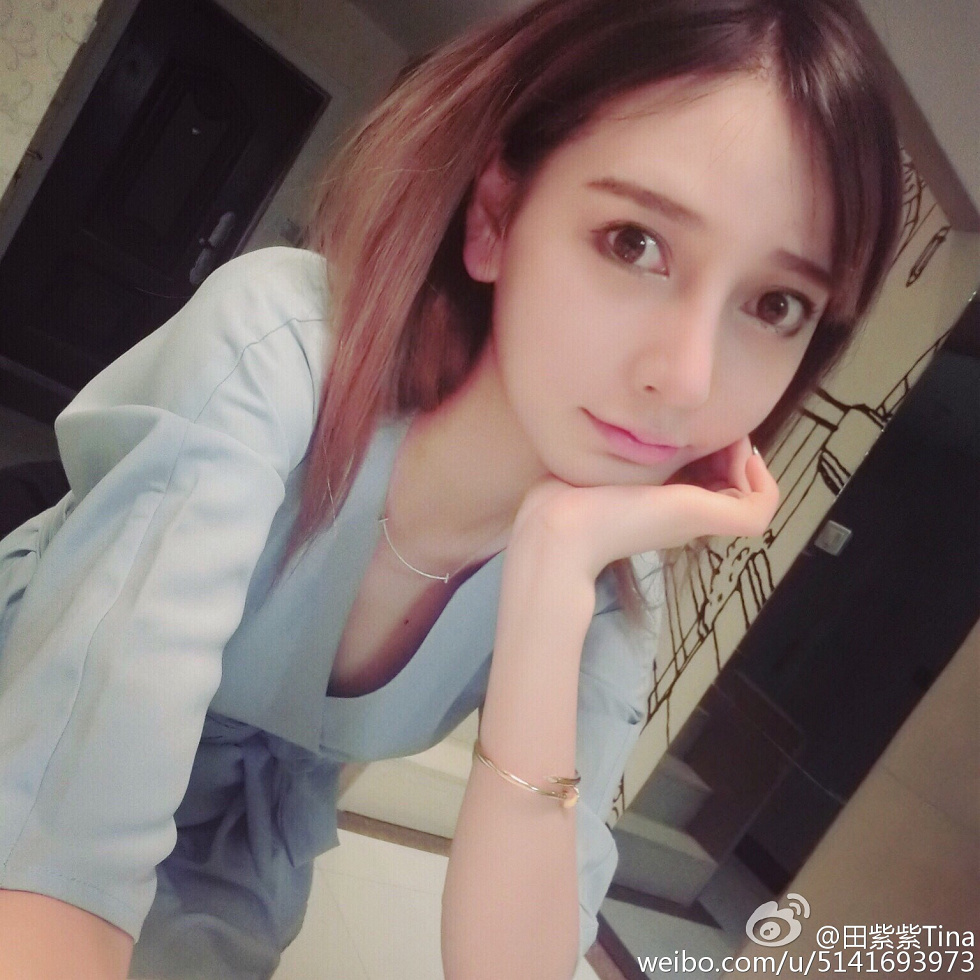 最豪车模田紫紫大胆生活写真秀微博海量写真240P