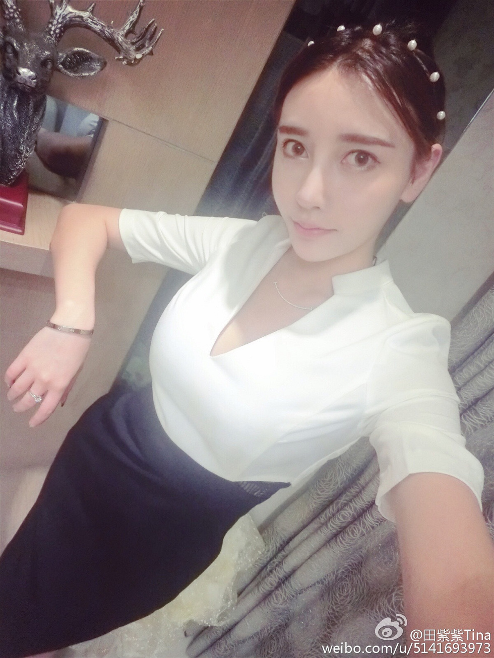 最豪车模田紫紫大胆生活写真秀微博海量写真240P