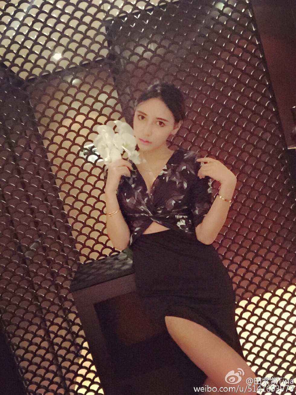最豪车模田紫紫大胆生活写真秀微博海量写真240P