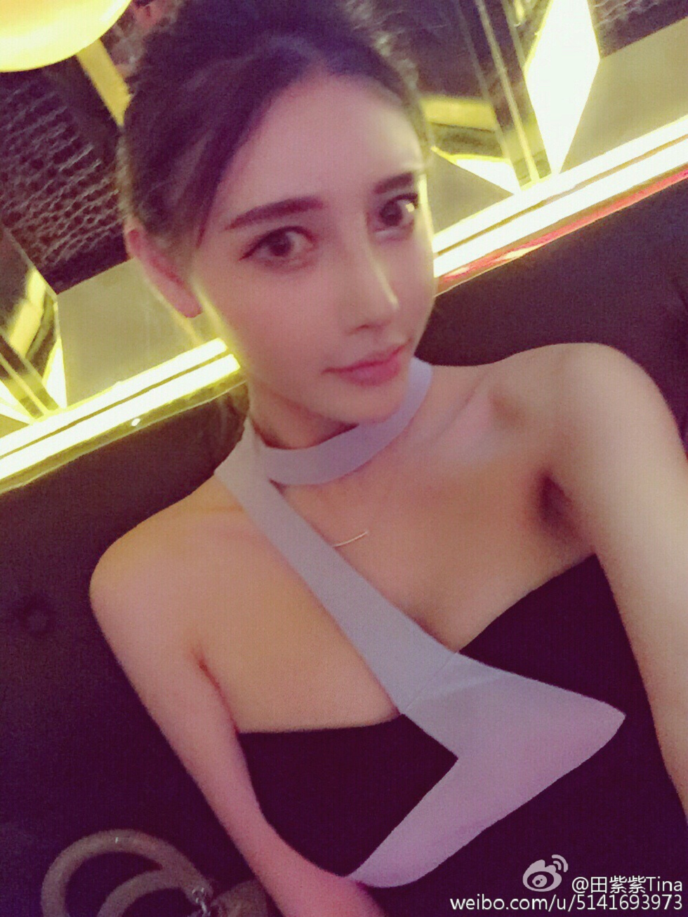 最豪车模田紫紫大胆生活写真秀微博海量写真240P