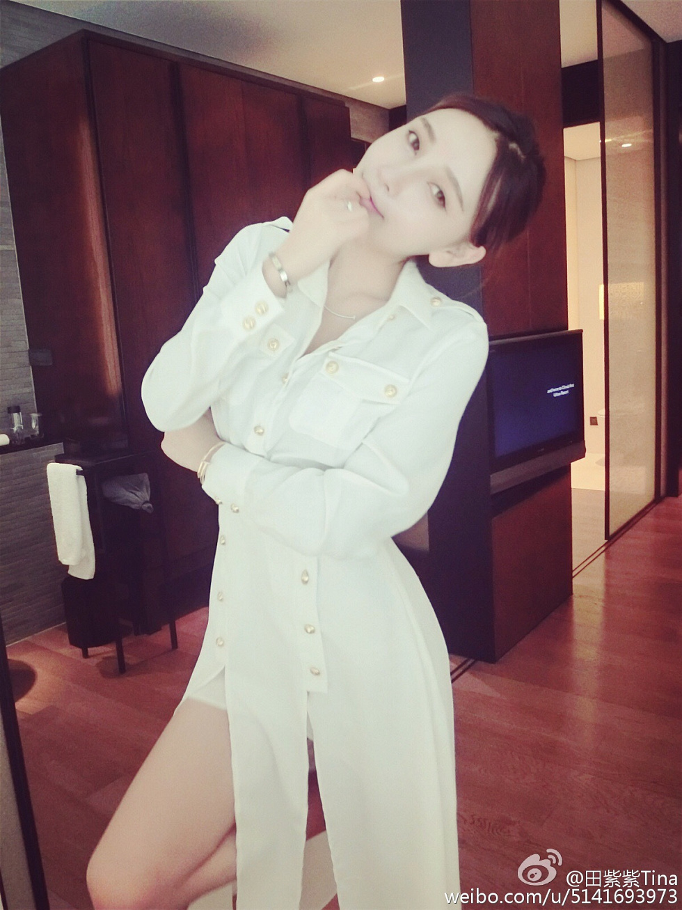 最豪车模田紫紫大胆生活写真秀微博海量写真240P