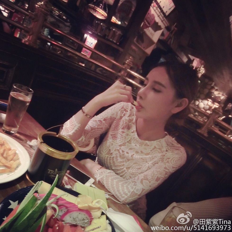 最豪车模田紫紫大胆生活写真秀微博海量写真240P