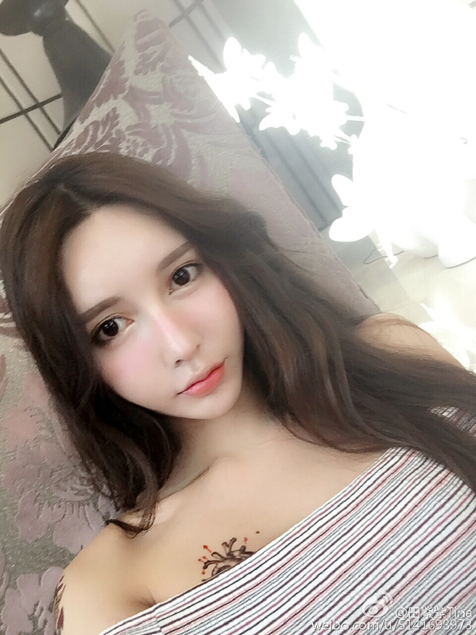 最豪车模田紫紫大胆生活写真秀微博海量写真240P