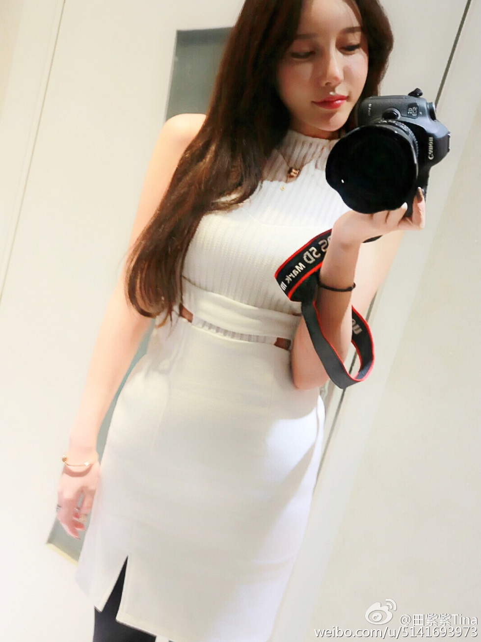 最豪车模田紫紫大胆生活写真秀微博海量写真240P