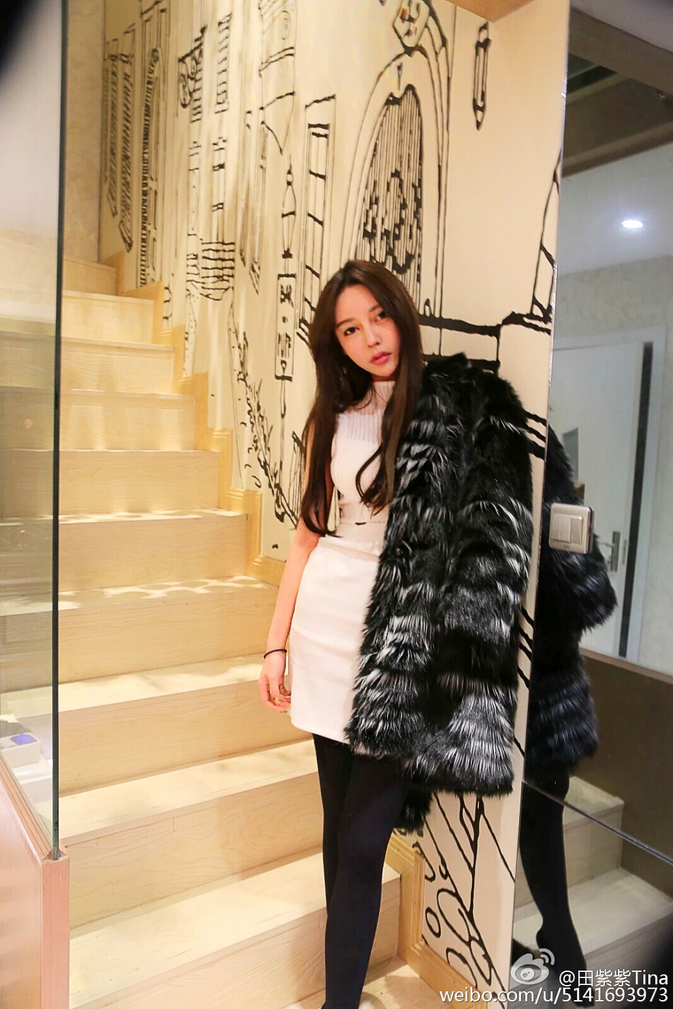 最豪车模田紫紫大胆生活写真秀微博海量写真240P