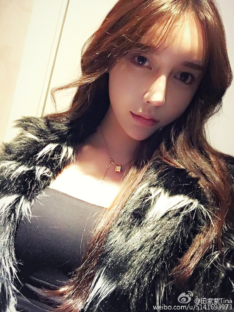 最豪车模田紫紫大胆生活写真秀微博海量写真240P