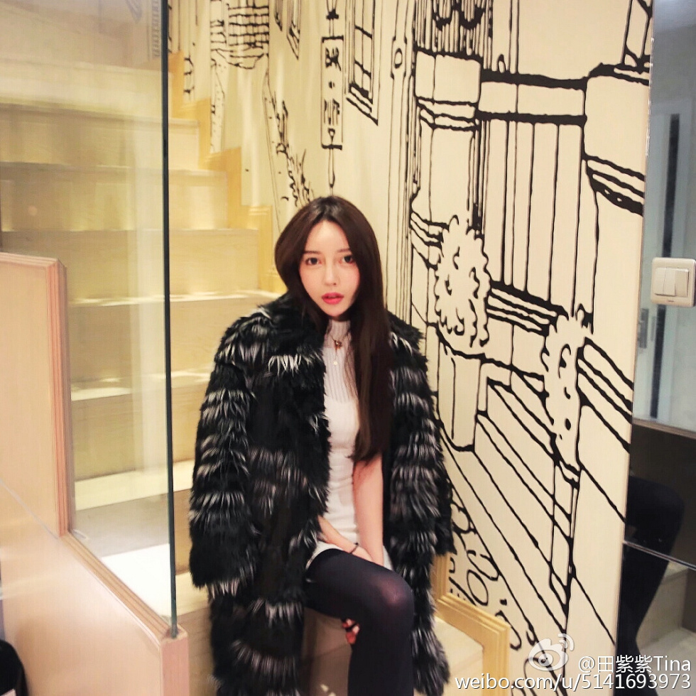 最豪车模田紫紫大胆生活写真秀微博海量写真240P