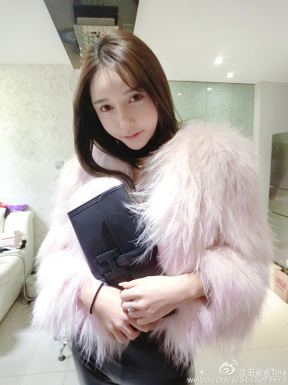 最豪车模田紫紫大胆生活写真秀微博海量写真240P