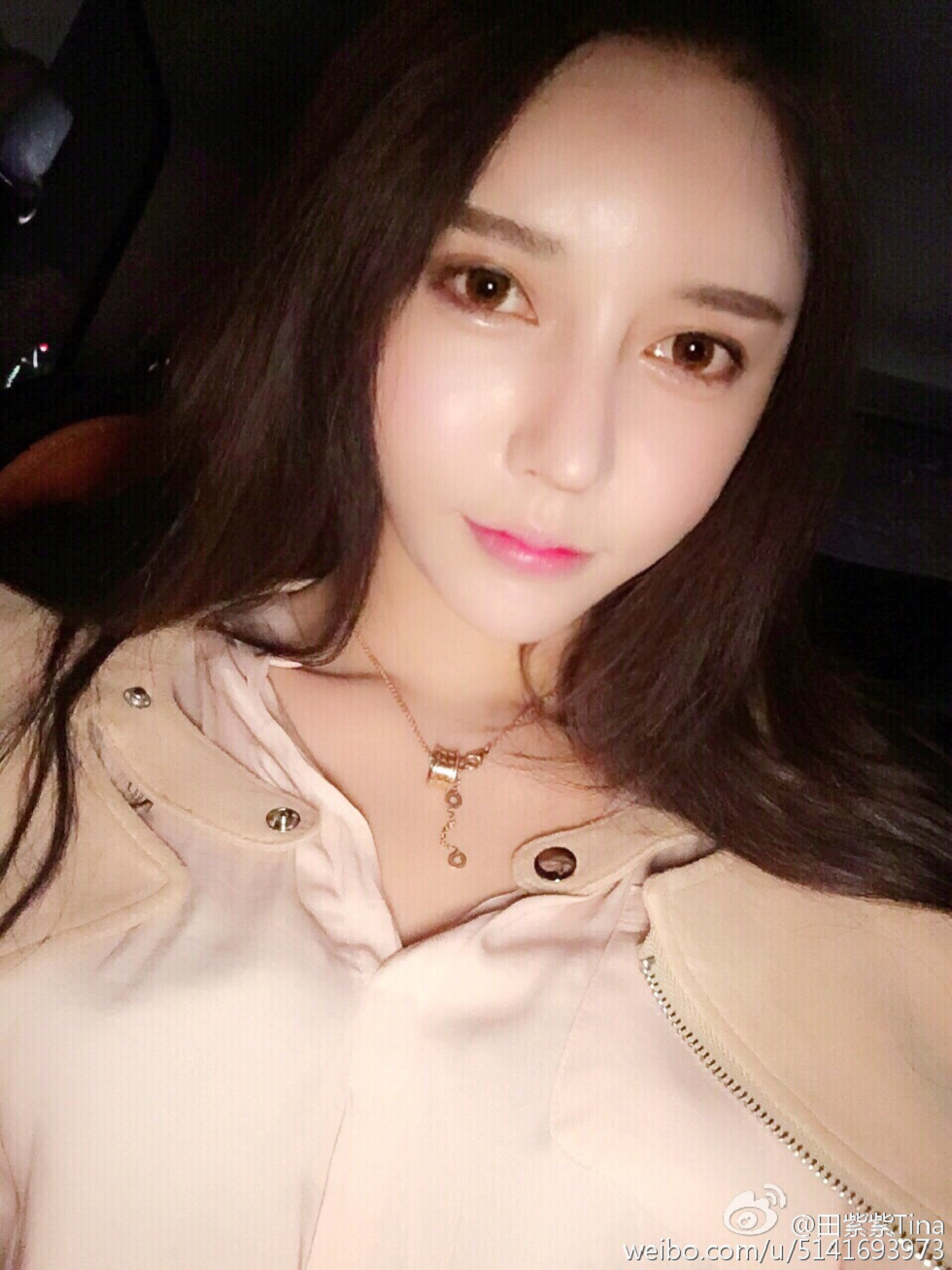 最豪车模田紫紫大胆生活写真秀微博海量写真240P