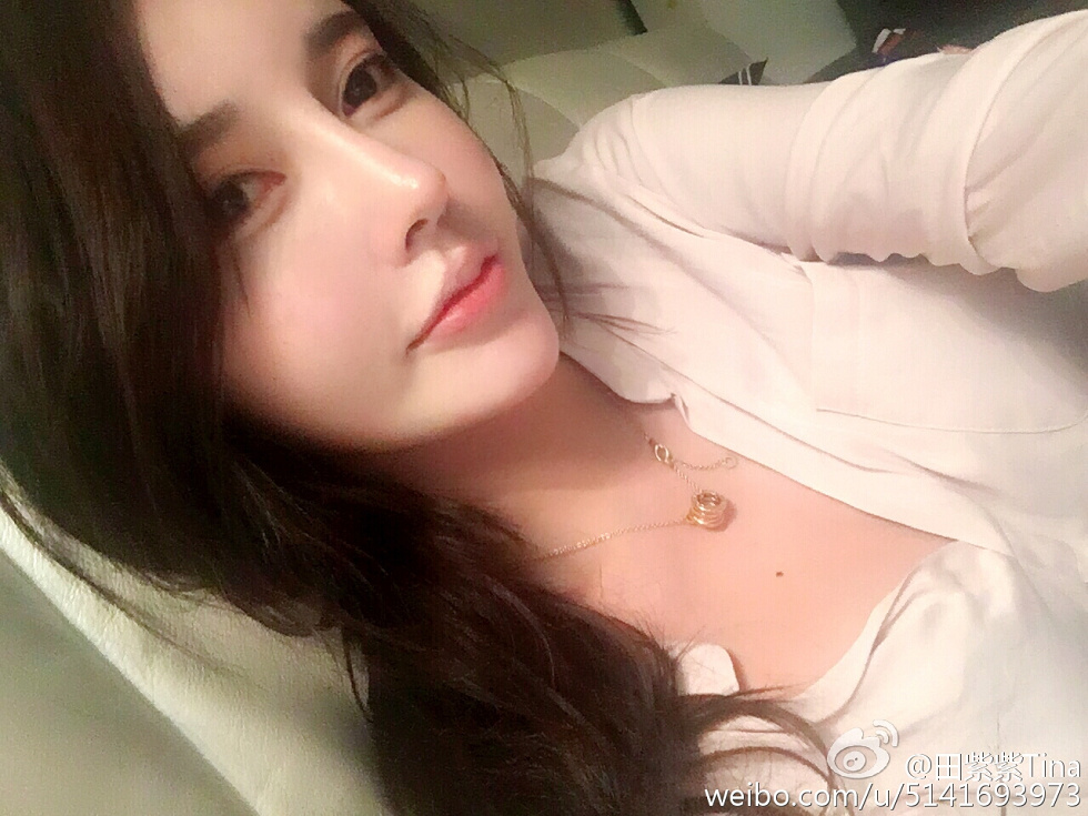 最豪车模田紫紫大胆生活写真秀微博海量写真240P