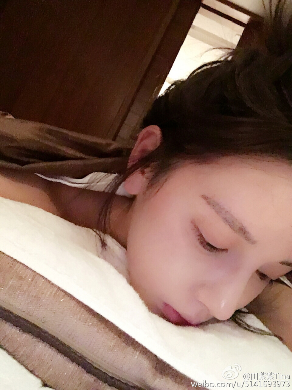 最豪车模田紫紫大胆生活写真秀微博海量写真240P