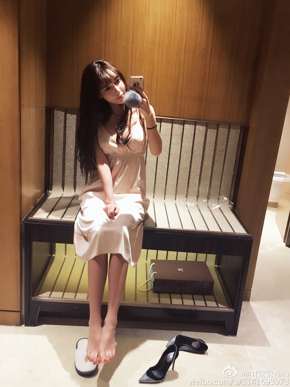 最豪车模田紫紫大胆生活写真秀微博海量写真240P