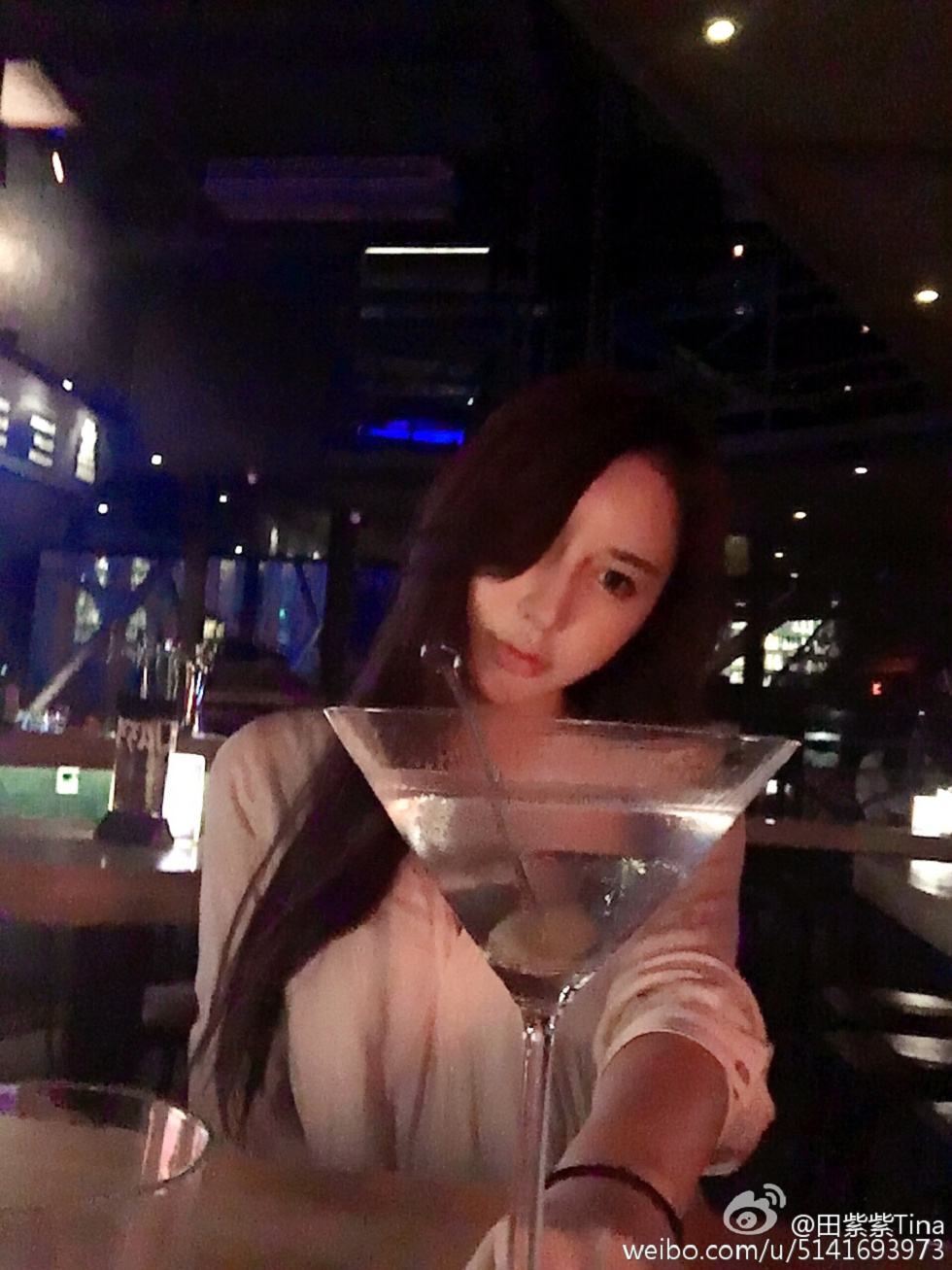 最豪车模田紫紫大胆生活写真秀微博海量写真240P
