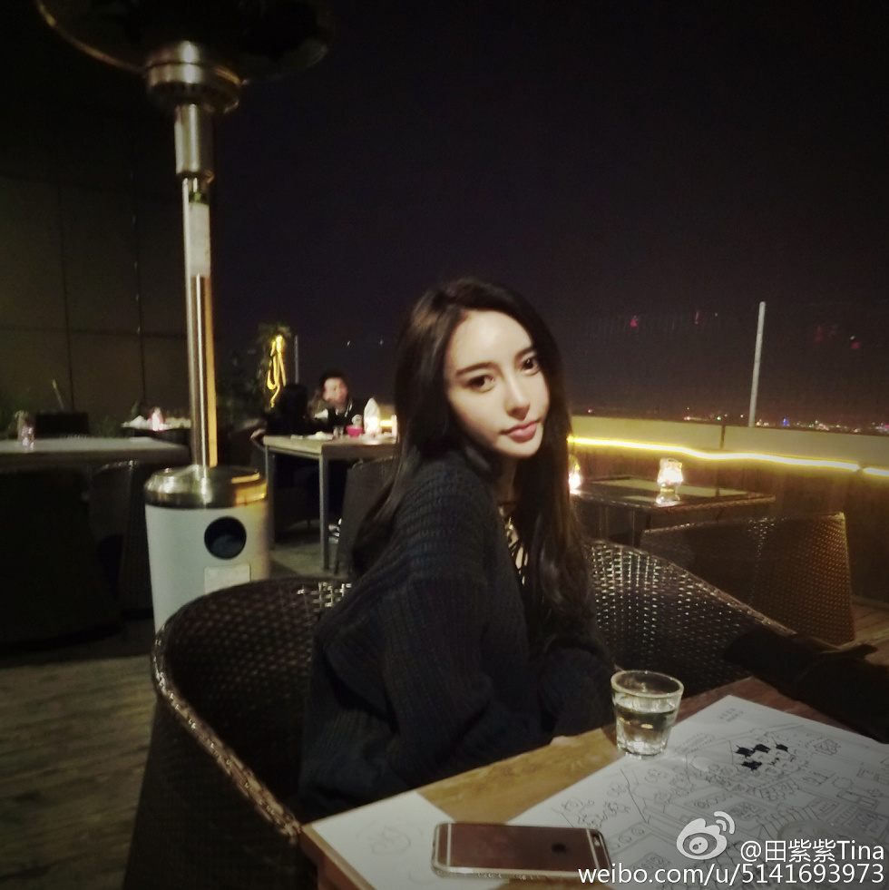 最豪车模田紫紫大胆生活写真秀微博海量写真240P