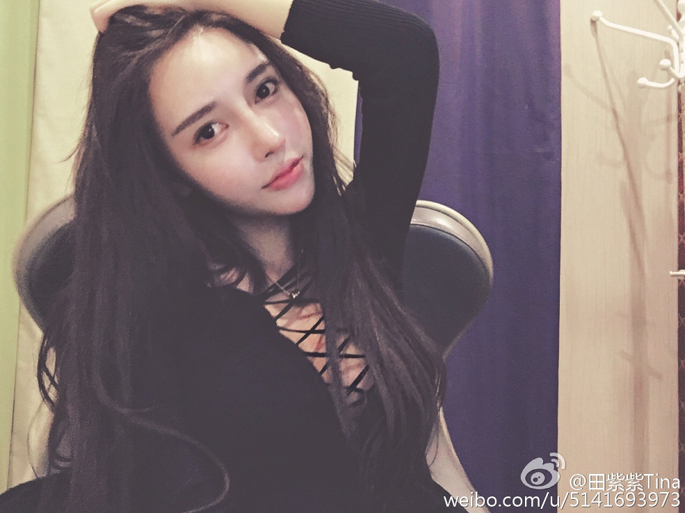 最豪车模田紫紫大胆生活写真秀微博海量写真240P
