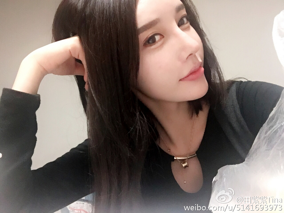 最豪车模田紫紫大胆生活写真秀微博海量写真240P
