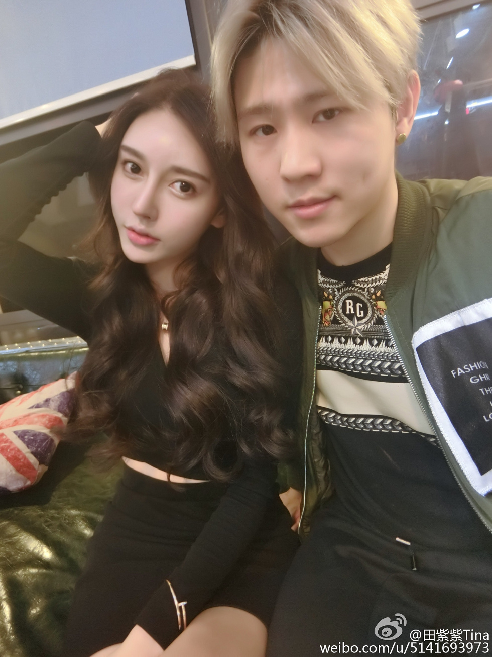 最豪车模田紫紫大胆生活写真秀微博海量写真240P