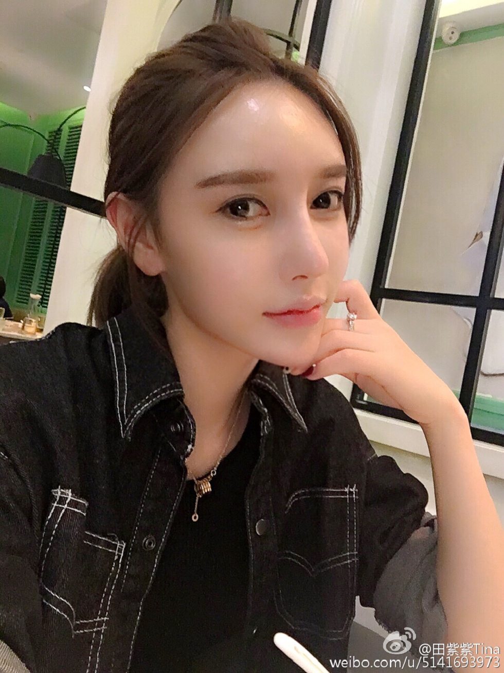 最豪车模田紫紫大胆生活写真秀微博海量写真240P