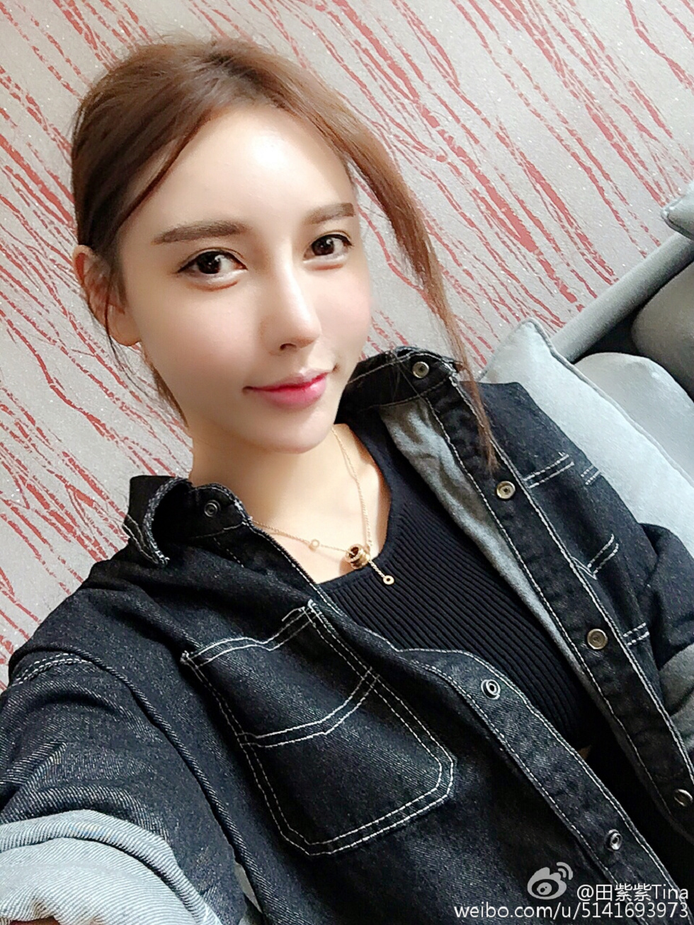 最豪车模田紫紫大胆生活写真秀微博海量写真240P