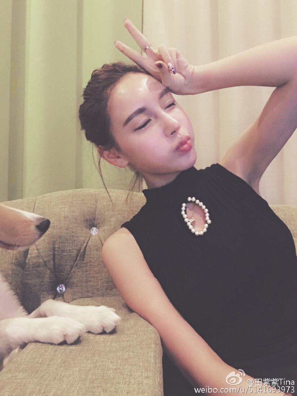 最豪车模田紫紫大胆生活写真秀微博海量写真240P