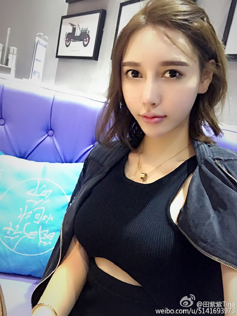 最豪车模田紫紫大胆生活写真秀微博海量写真240P
