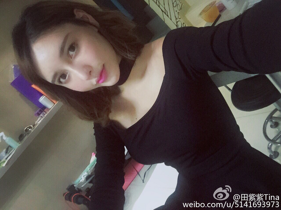 最豪车模田紫紫大胆生活写真秀微博海量写真240P