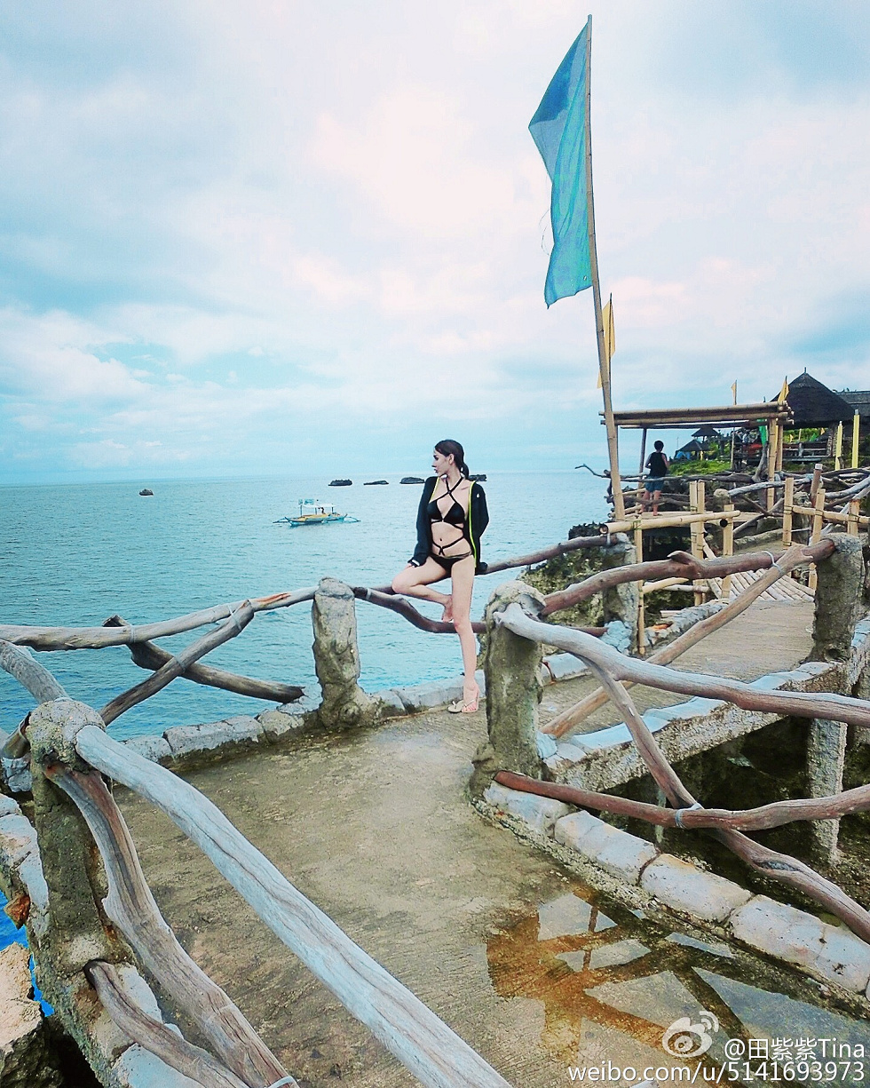 最豪车模田紫紫大胆生活写真秀微博海量写真240P