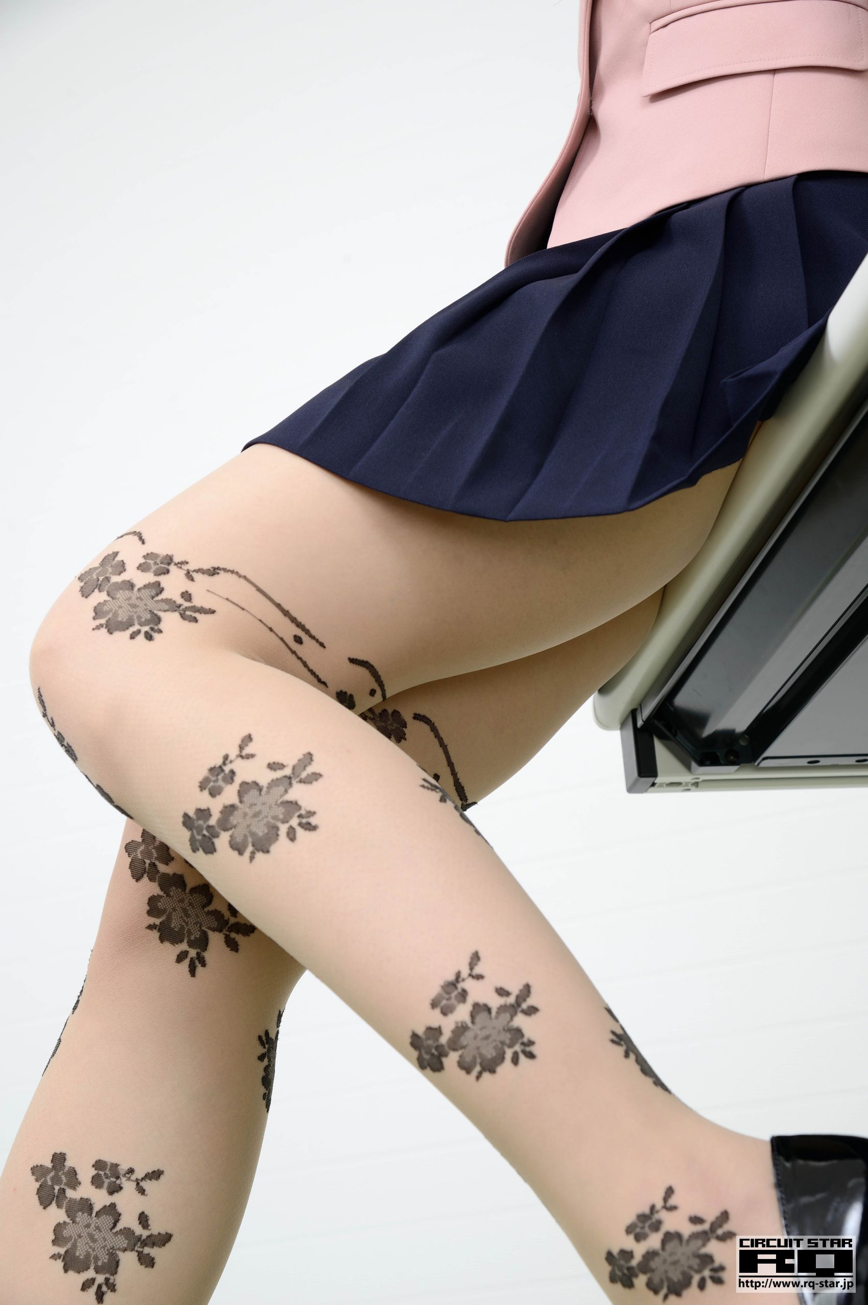 [RQ-STAR] NO.00832 朔矢あいね Aine Sayuka  Office Lady 写真集