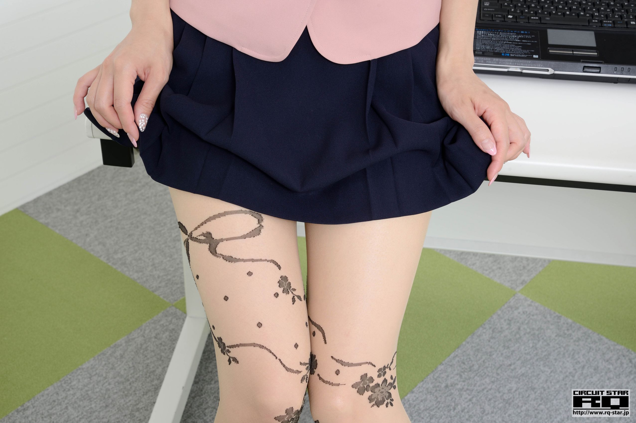 [RQ-STAR] NO.00832 朔矢あいね Aine Sayuka  Office Lady 写真集