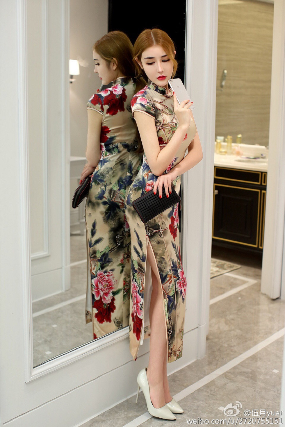 性感尤物乳神伍月yuer海量微博生活写真秀150P